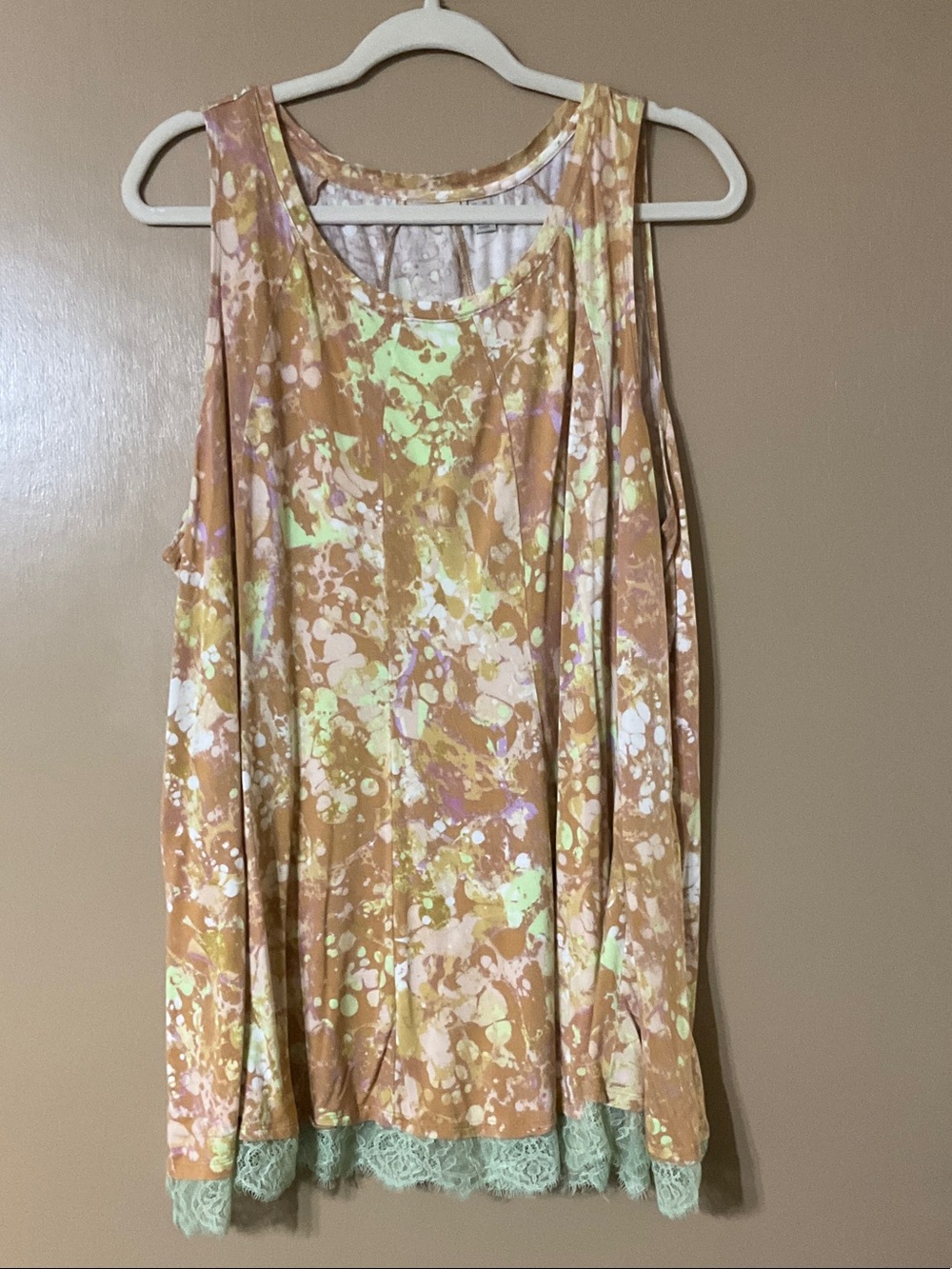 LOGO by Lori Goldstein Multicolor Sleeveless Tank with Lace Hem